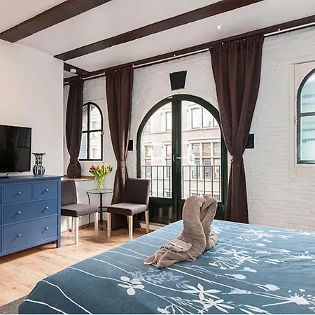 Crown 3* Amsterdam